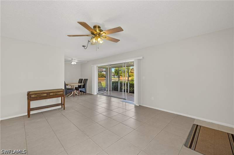 2 bedroom Condominium at 1400 Pompei Ln 1, Sorrento Villas, Naples — photo 4