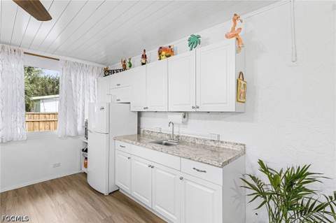 2073 E Tobago Cir, Fort Myers FL - photo 21 of 35