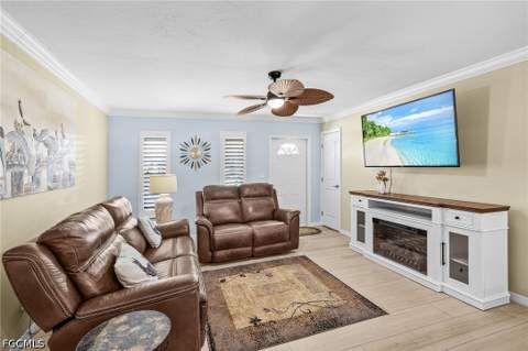 2073 E Tobago Cir, Fort Myers FL - photo 6 of 35