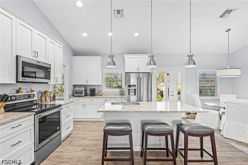 3 bedroom SingleFamilyResidence at 9226 Kincaid Ct, Belle Meade, Sanibel — photo 5