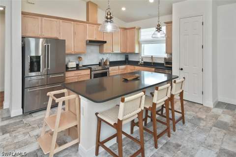 6688 Estero Bay Dr, Fort Myers FL - photo 12 of 36