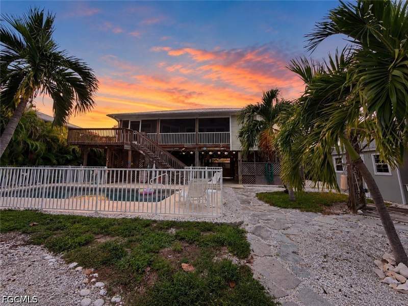 3 bedroom SingleFamilyResidence at 2708 Sanderling Ct, Gulfhaven, St. James City — photo 3