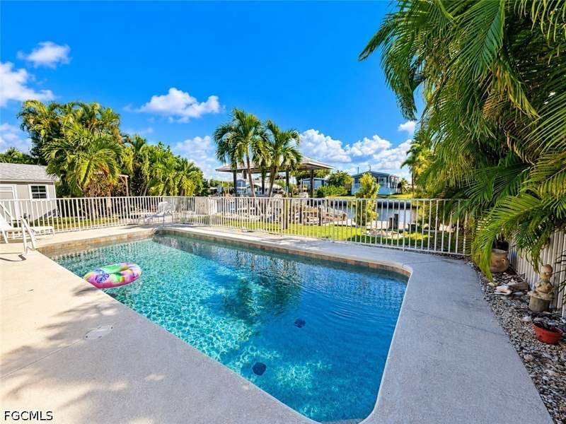 3 bedroom SingleFamilyResidence at 2708 Sanderling Ct, Gulfhaven, St. James City — photo 4