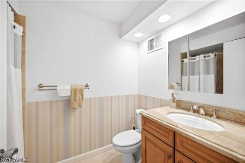 105 Clubhouse Ln 388, Naples FL - photo 12 of 30