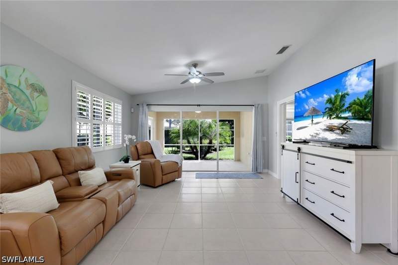 2 bedroom Attached at 29035 Alessandria Cir, San Remo, Bonita Springs — photo 2