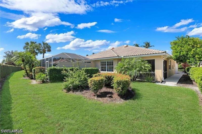 2 bedroom Attached at 29035 Alessandria Cir, San Remo, Bonita Springs — photo 4