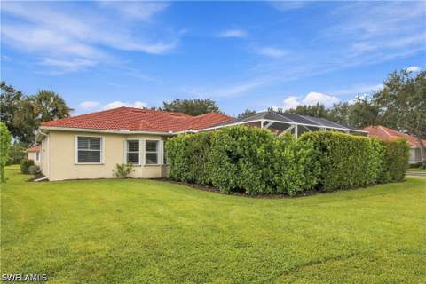 3899 Aurora Ct, Naples FL - photo 10 of 35