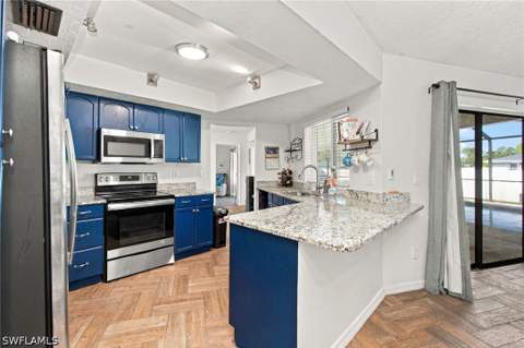18688 Bradenton Rd, Fort Myers FL - photo 11 of 37