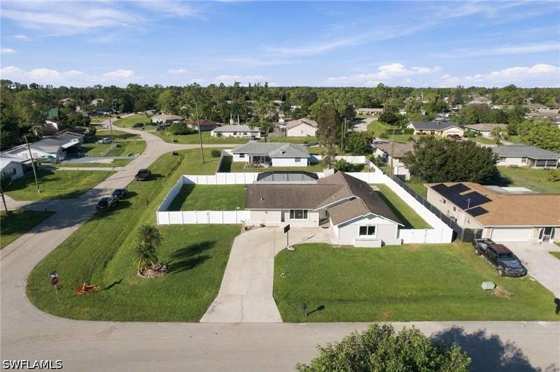 3 bedroom SingleFamilyResidence at 18688 Bradenton Rd, San Carlos Park, Fort Myers — photo 3
