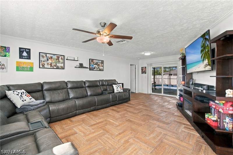 3 bedroom SingleFamilyResidence at 18688 Bradenton Rd, San Carlos Park, Fort Myers — photo 5