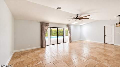 1089 Nottingham Dr, Naples FL - photo 11 of 19