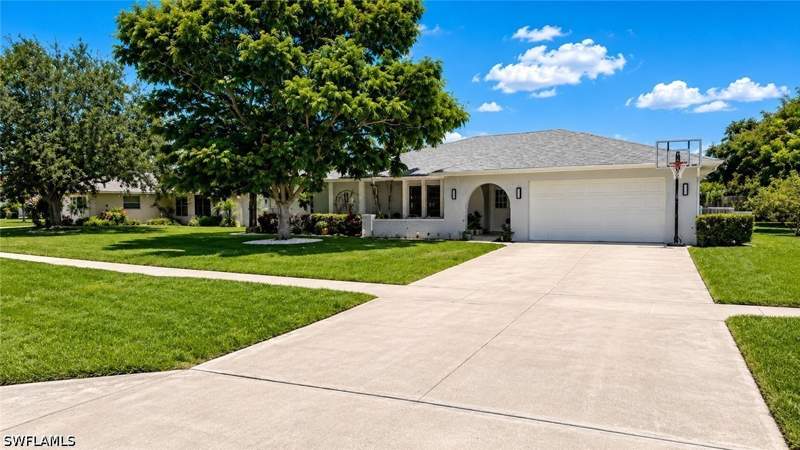3 bedroom SingleFamilyResidence at 1089 Nottingham Dr, Victoria Park II, Naples — photo 3