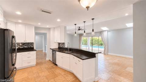1089 Nottingham Dr, Naples FL - photo 7 of 19