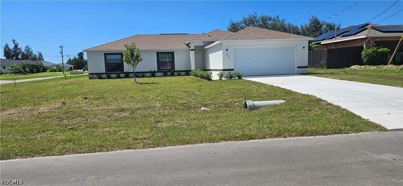 3 bedroom SingleFamilyResidence at 902 N 2nd Pl, Cape Coral, Cape Coral — photo 2