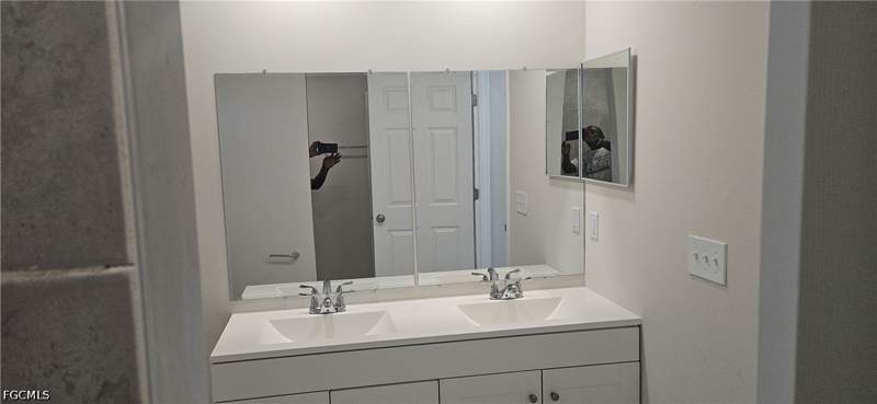3 bedroom SingleFamilyResidence at 902 N 2nd Pl, Cape Coral, Cape Coral — photo 4