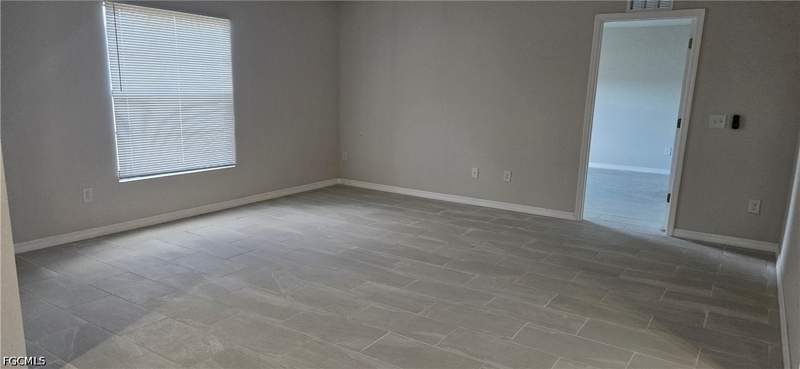3 bedroom SingleFamilyResidence at 902 N 2nd Pl, Cape Coral, Cape Coral — photo 5