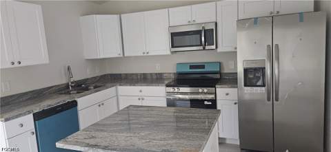 902 N 2nd Pl, Cape Coral FL - photo 9 of 24