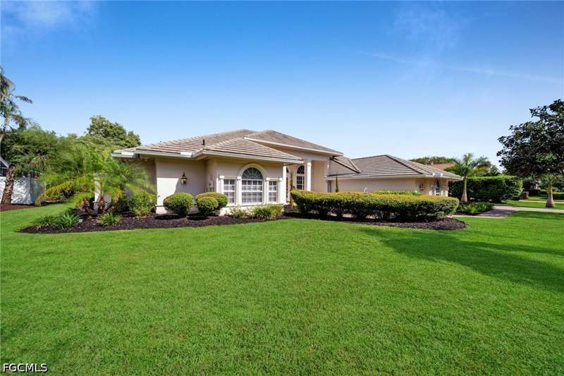 3 bedroom SingleFamilyResidence at 11521 Hampton Greens Dr, Hampton Greens, Fort Myers — photo 3