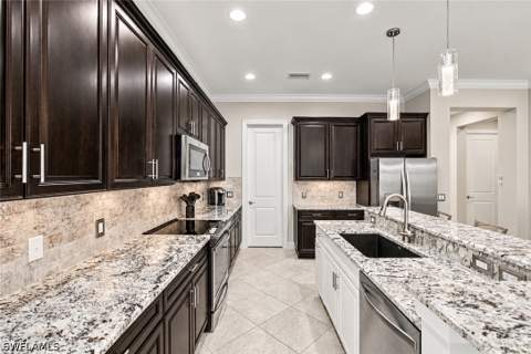 4395 Raffia Palm Cir, Naples FL - photo 11 of 33