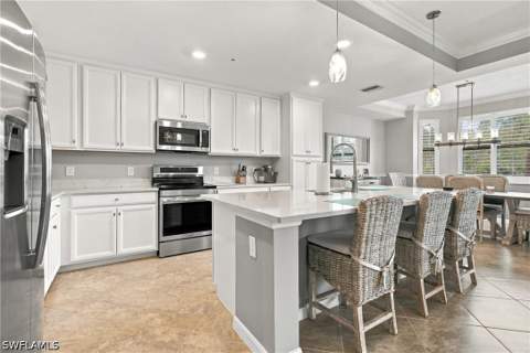 9590 Trevi Ct 5316, Naples FL - photo 7 of 47
