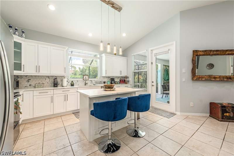 3 bedroom SingleFamilyResidence at 2358 Kings Lake Blvd, Kings Lake, Naples — photo 4