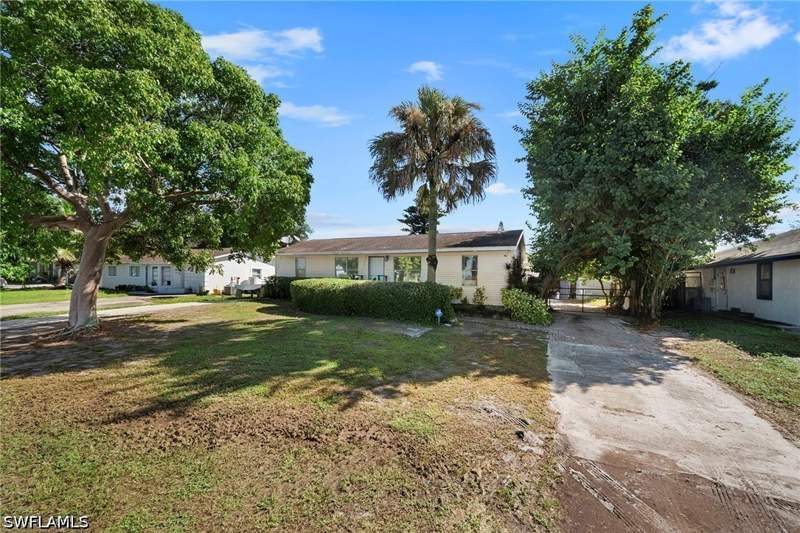 3 bedroom SingleFamilyResidence at 1960 49th St SW, Golden Gate City, Naples — photo 2