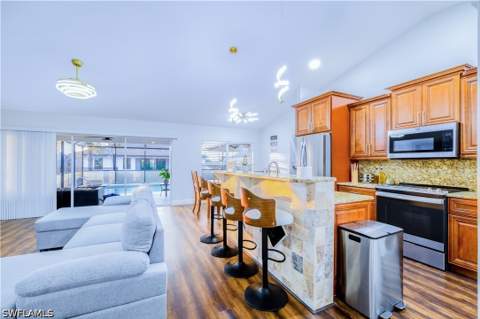 2602 NE 2nd Ave, Cape Coral FL - photo 7 of 44