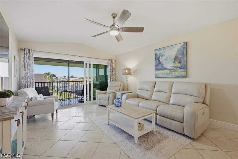 3 bedroom Condominium at 808 Cape Coral Pkwy W 201, Edgewater Condo, Cape Coral — photo 3