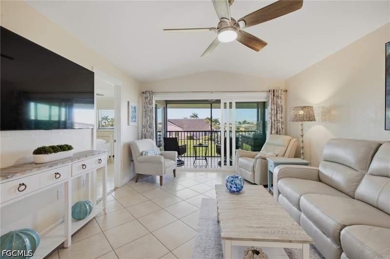 3 bedroom Condominium at 808 Cape Coral Pkwy W 201, Edgewater Condo, Cape Coral — photo 4
