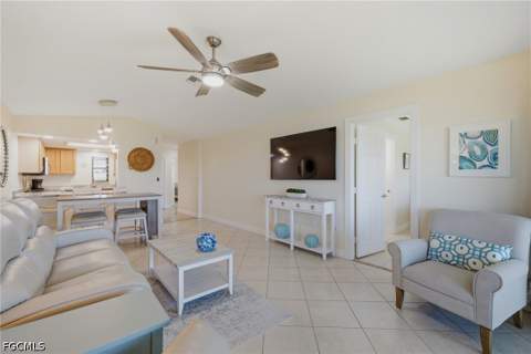 808 Cape Coral Pkwy W 201, Cape Coral FL - photo 8 of 36
