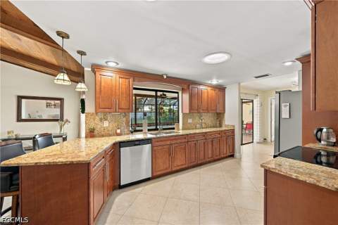 1832 Bolado Pkwy, Cape Coral FL - photo 9 of 31