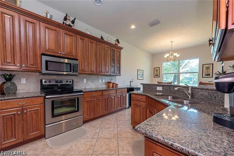 4 bedroom SingleFamilyResidence at 10304 Flat Stone Loop, Hawthorne, Bonita Springs — photo 2