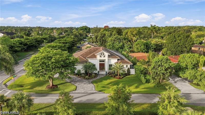 4 bedroom SingleFamilyResidence at 111 1st St, Trail Acres, Naples — photo 2