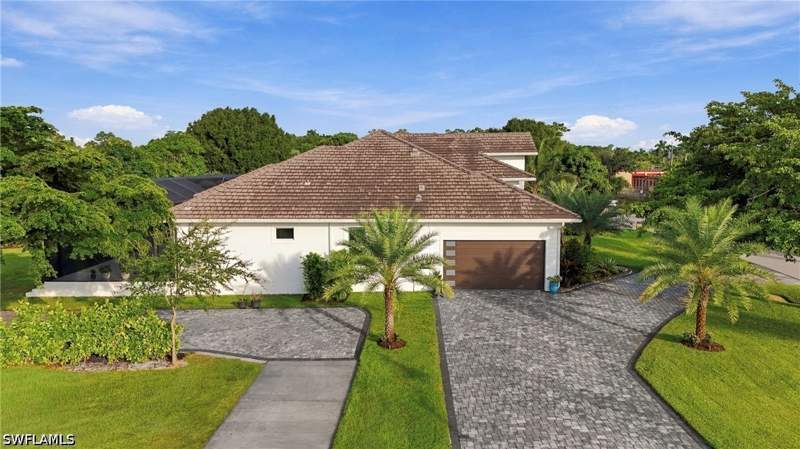 4 bedroom SingleFamilyResidence at 111 1st St, Trail Acres, Naples — photo 3