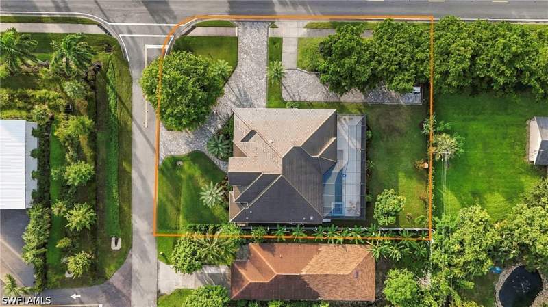 4 bedroom SingleFamilyResidence at 111 1st St, Trail Acres, Naples — photo 4