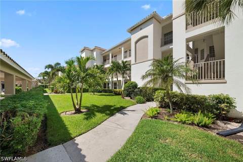 8231 Parkstone Pl 102, Naples FL - photo 9 of 45
