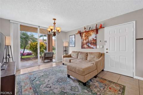 1240 Wildwood Lakes Blvd 101, Naples FL - photo 6 of 26