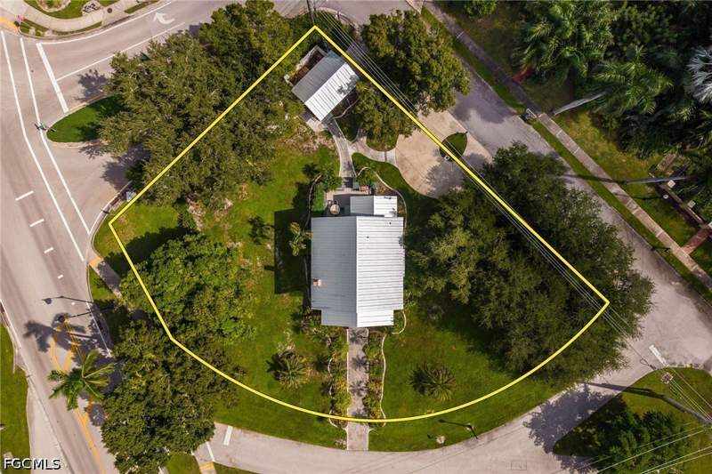 3 bedroom SingleFamilyResidence at 3650 McKinley Ave, Seminole Park, Fort Myers — photo 2