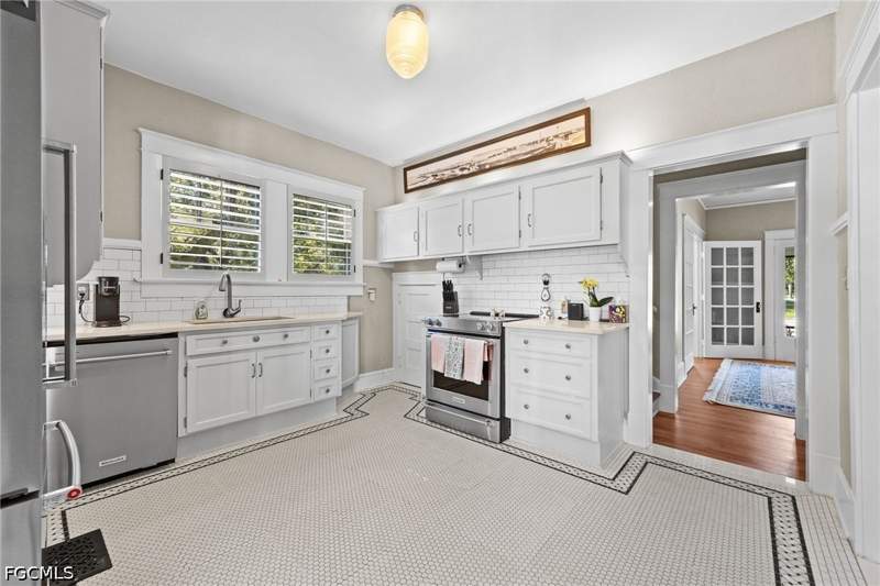 3 bedroom SingleFamilyResidence at 3650 McKinley Ave, Seminole Park, Fort Myers — photo 3