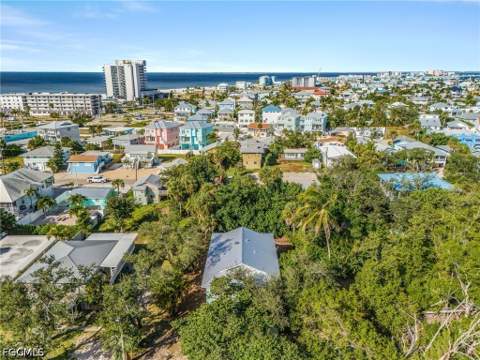 203 Chapel St, Fort Myers Beach FL - photo 11 of 44