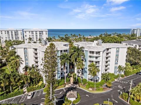 1300 Gulf Shore Blvd N 703, Naples FL - photo 18 of 19