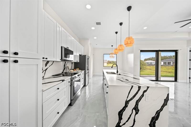 4 bedroom SingleFamilyResidence at 2903 E 17th St, Lehigh Acres, Lehigh Acres — photo 4
