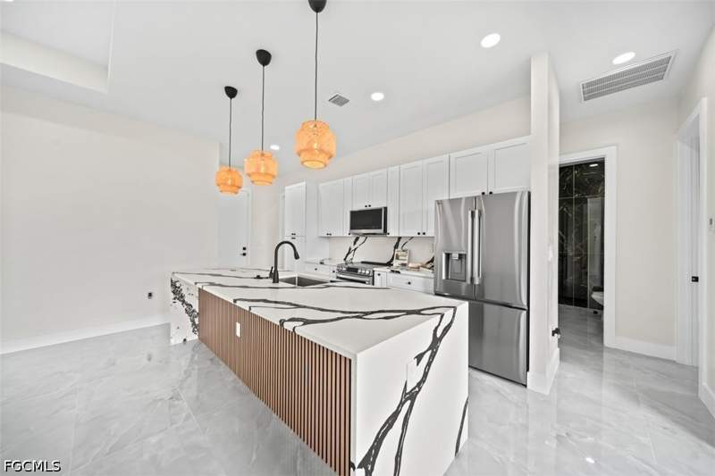4 bedroom SingleFamilyResidence at 2903 E 17th St, Lehigh Acres, Lehigh Acres — photo 5