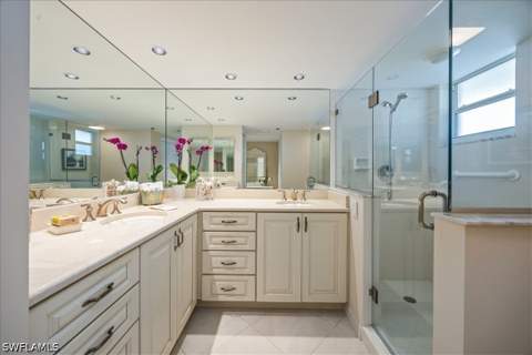 5550 Heron Point Dr 402, Naples FL - photo 23 of 47