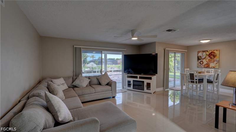 3 bedroom SingleFamilyResidence at 3118 SE 18th Ave, Cape Coral, Cape Coral — photo 5