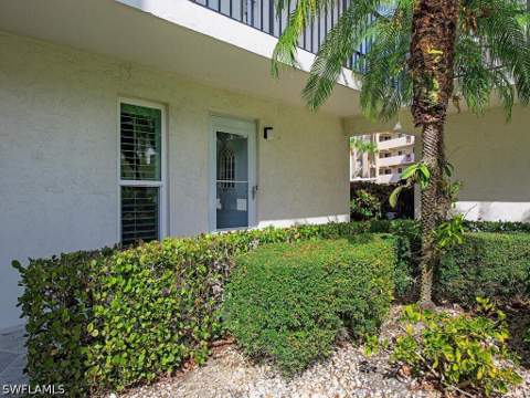 53 High Point Cir W 101, Naples FL - photo 14 of 18