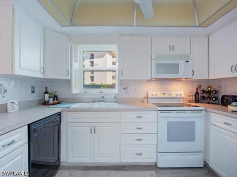 53 High Point Cir W 101, Naples FL - photo 6 of 18