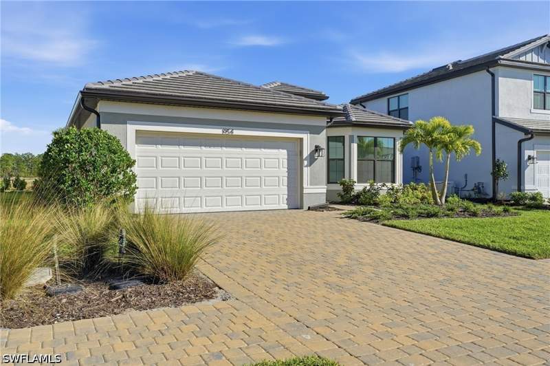 3 bedroom SingleFamilyResidence at 1954 Fresno Ave, Terreno At Valencia, Naples — photo 2
