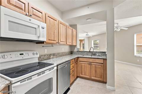 6560 Huntington Lakes Cir 104, Naples FL - photo 8 of 44