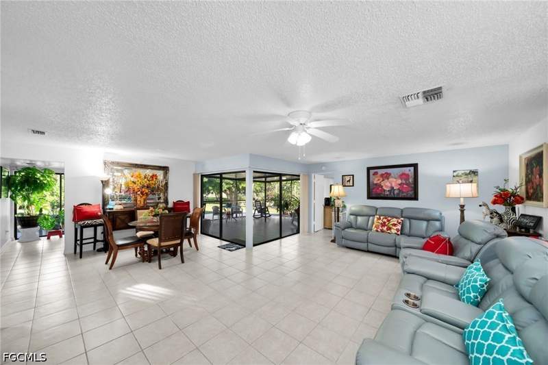 2 bedroom SingleFamilyResidence at 4021 SE 1st Ct, Cape Coral, Cape Coral — photo 3